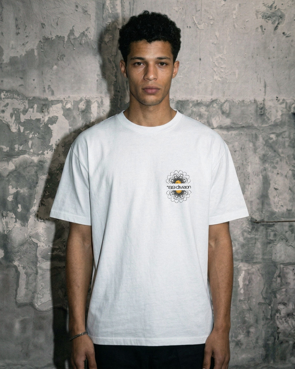 89 Smiley Daisy Tee